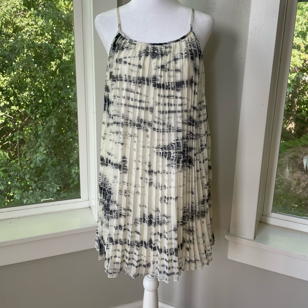 American Rag Ivory Navy Tie Dye Pleated Mini Strappy  Shift Dress Sz Small
